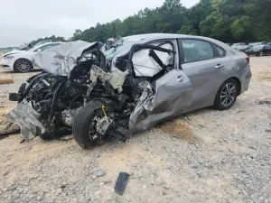 Kia Cerato / Forte / K3 LX 2 L 4 2023