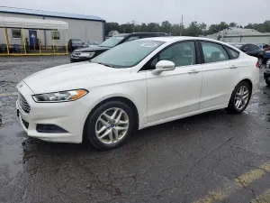 Ford Fusion SE 2.5L 4 2013