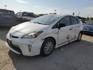 Toyota Prius 1.8L 4 2013