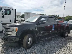 Ford F-350 6.7L 8 2017