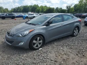 Hyundai Elantra GLS 1.8L 4 2013