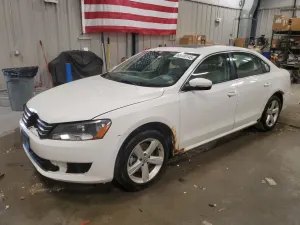 Volkswagen Passat SE 2.5L 5 2013