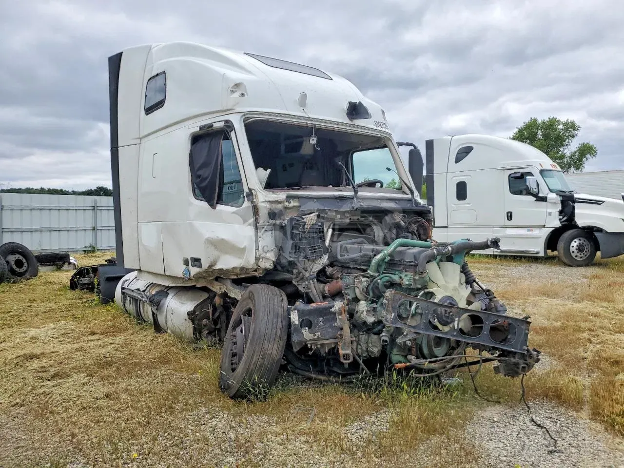 Volvo VNL 12.8L 6 2016