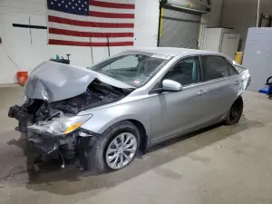 Toyota Camry LE 2.5L 4 2016
