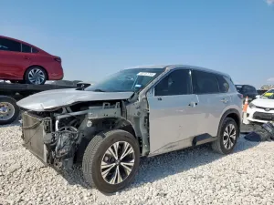 Nissan Rogue SV 2.5L 4 2021
