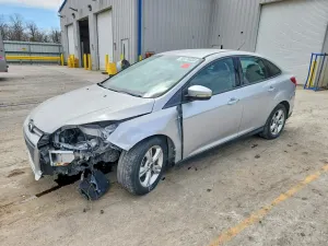 Ford Focus SE 2.0L 4 2013