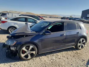 Volkswagen Golf S/SE 2 L 4 2016