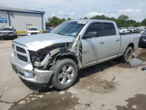 RAM 1500 SLT 5.7L 8 2019
