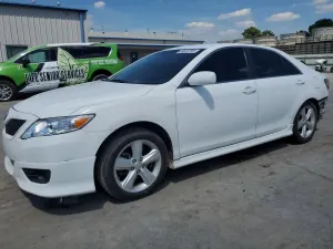 Toyota Camry BASE 2.5L 4 2010