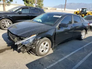 Hyundai Elantra SE 2.0L 4 2023