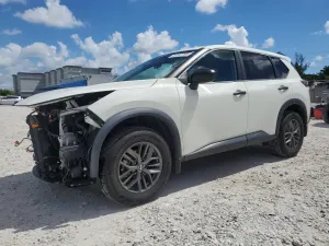 Nissan Rogue S 2.5L 4 2021