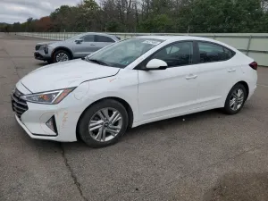 Hyundai Elantra SEL 2.0L 4 2020