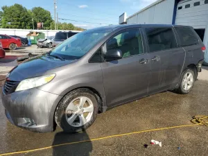 Toyota Sienna 3.5L 6 2013