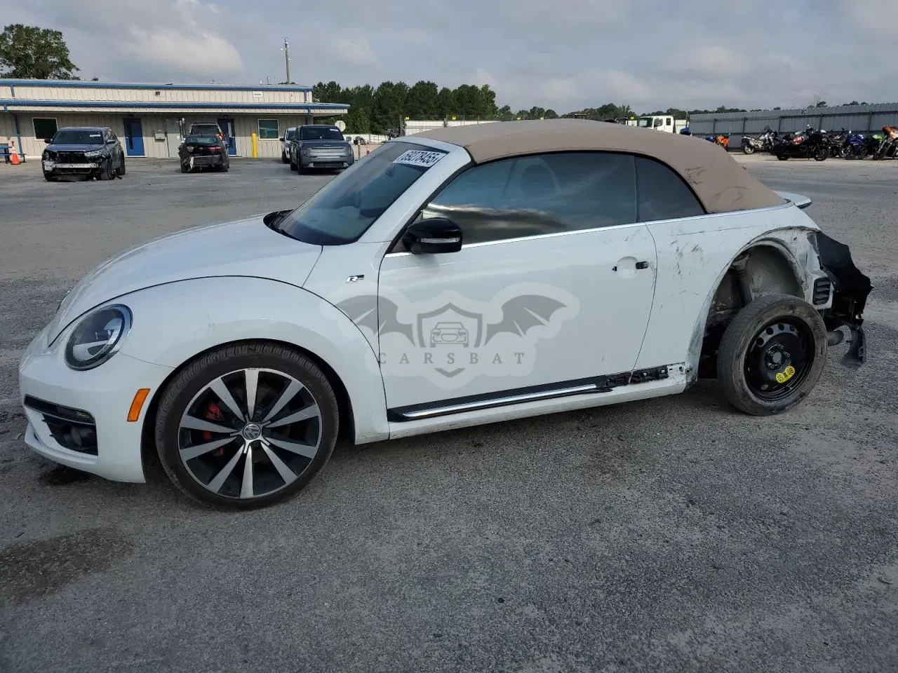 Volkswagen Beetle 2 L 4 2016