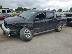 Nissan Titan S 5.6L 8 2015