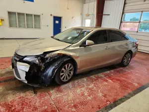 Toyota Camry LE 2.5L 4 2017