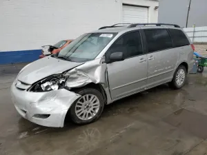 Toyota Sienna CE 3.5L 6 2008
