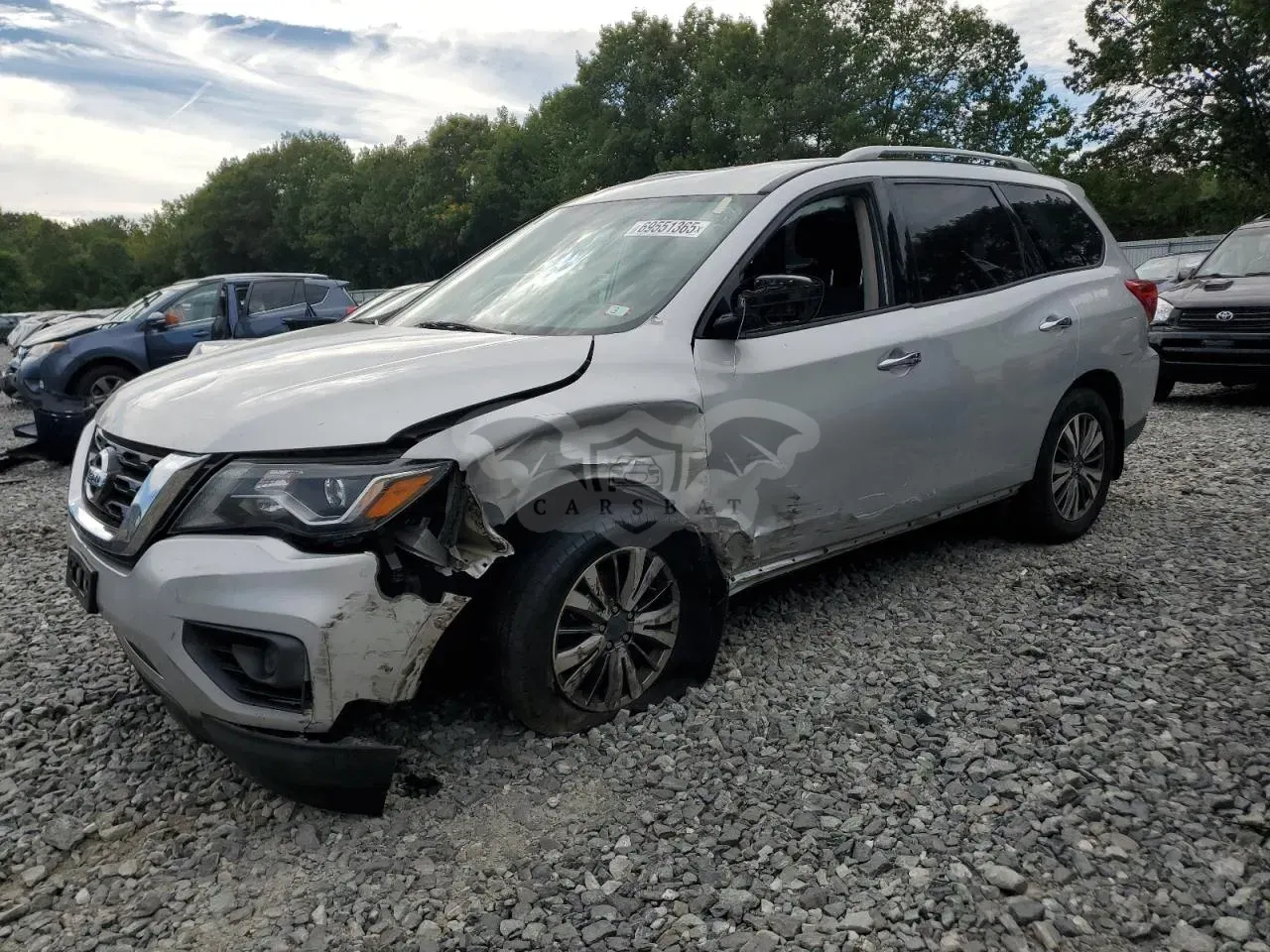 Nissan Pathfinder S 3.5L 6 2019