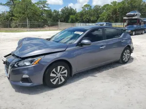 Nissan Altima S 2.5L 4 2020
