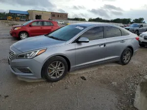 Hyundai Sonata SE 2.4L 4 2015