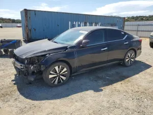 Nissan Altima SV 2.5L 4 2021