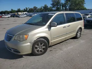 Chrysler Town & Country TOURING 3.6L 6 2011