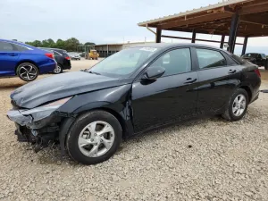 Hyundai Elantra SE 2.0L 4 2023