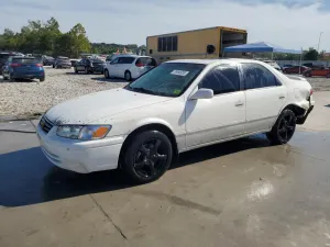 Toyota Camry LE 3.0L 6 2000