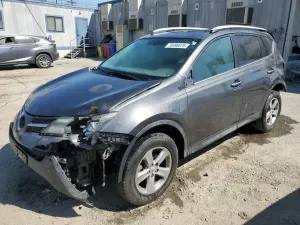 Toyota Rav4 XLE 2.5L 4 2014