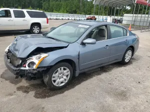 Nissan Altima BASE 2.5L 4 2010