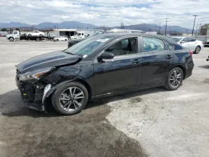 Kia Cerato / Forte / K3 LX 2 L 4 2023