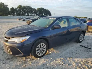 Toyota Camry LE 2.5L 4 2017