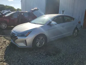 Hyundai Elantra SEL 2.0L 4 2019