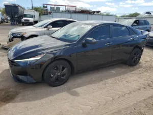 Hyundai Elantra SEL 2.0L 4 2023