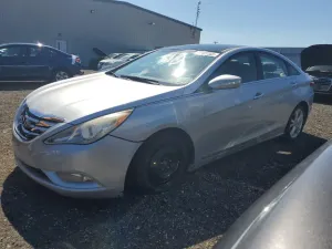 Hyundai Sonata SE 2.4L 4 2013