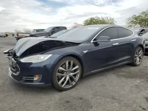 Tesla Model S 2014