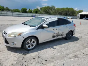 Ford Focus SE 2.0L 4 2014