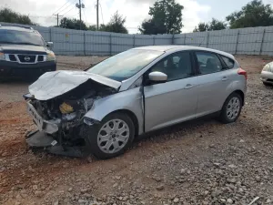 Ford Focus SE 2.0L 4 2012