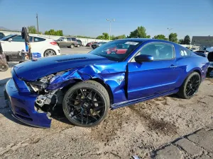 Ford Mustang GT 5.0L 8 2013