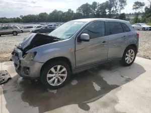 Mitsubishi Outlander ES 2.0L 4 2014