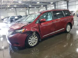 Toyota Sienna XLE 3.5L 6 2012