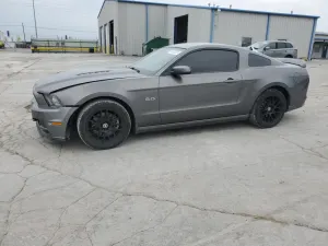 Ford Mustang GT 5.0L 8 2013