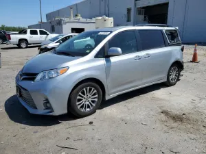 Toyota Sienna XLE 3.5L 6 2020