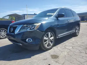 Nissan Pathfinder S 3.5L 6 2013