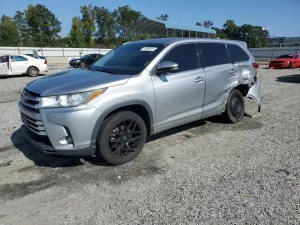Toyota Highlander LE 3.5L 6 2017