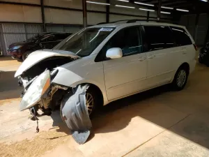 Toyota Sienna XLE 3.5L 6 2010
