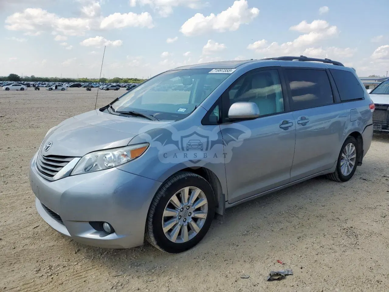 Toyota Sienna XLE 3.5L 6 2012