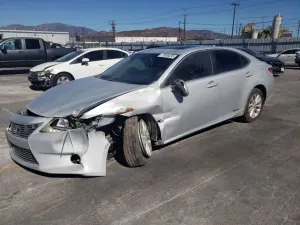 Lexus ES 300H 2.5L 4 2013