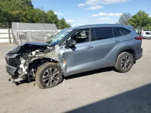 Toyota Highlander 3.5L 6 2021