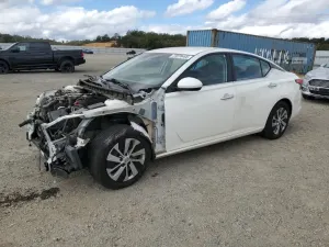 Nissan Altima S 2.5L 4 2020